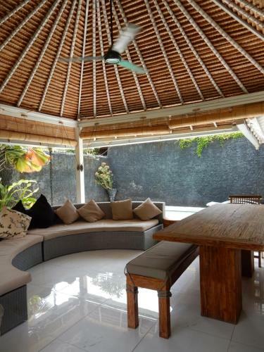 Villa Buku