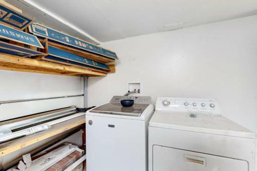 Modern Renovated Lower Level Unit In Littleton