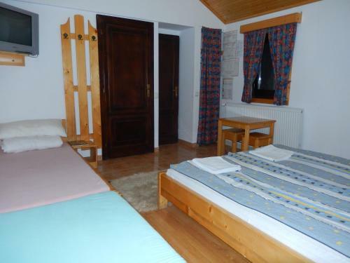 Turul Guesthouse And Camping