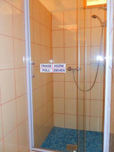 Turul Guesthouse And Camping