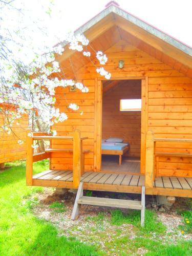 Turul Guesthouse And Camping