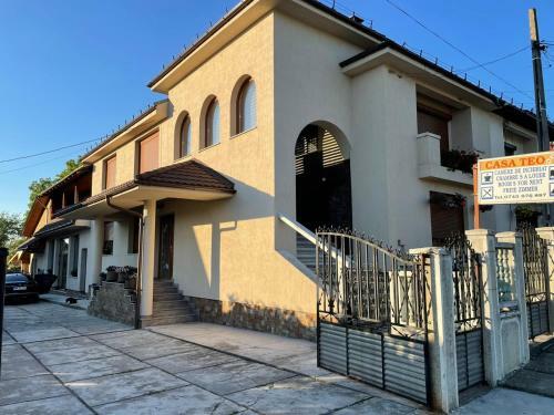 Hostal Pensiunea Casa Teo