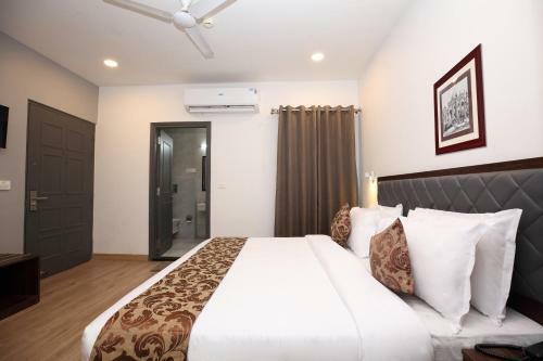 Click Hotel Transport Nagar