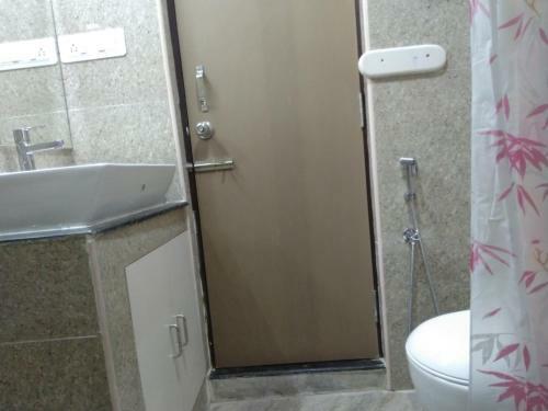 Hotel Chandru De Green