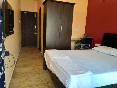 Hotel Chandru De Green