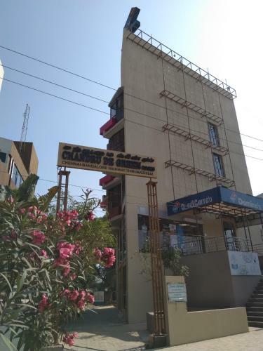 Hotel Chandru De Green