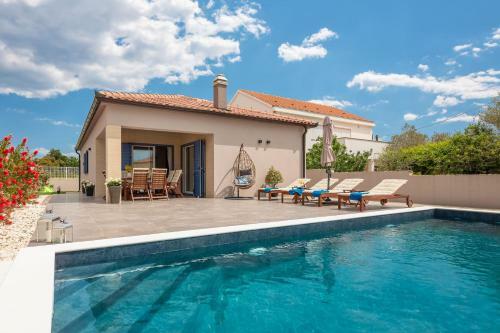 Villa Karla Nin