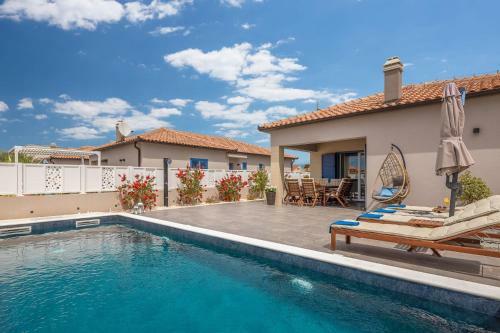 Villa Karla Nin