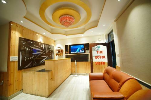 Hotel The Royal Vista