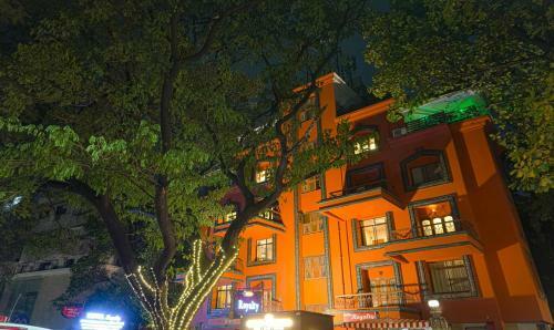 Treebo Trend Royalty Hotel