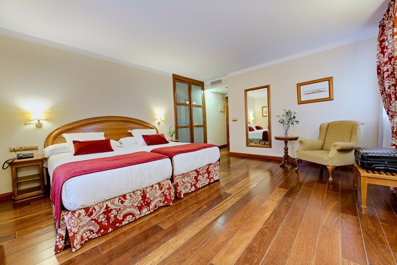 Azz Pe�afiel Las Claras Hotel & Spa