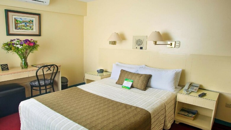 Hotel Embajadores