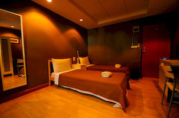 Hostal Room@doze