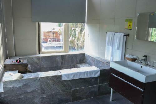Hotel The Loft Seaside Suites