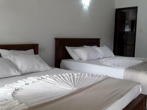 Hostal Ella Grand Peak Hotel
