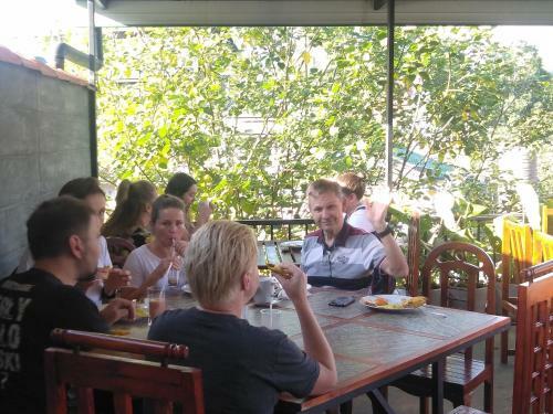 Hostal Ella Grand Peak Hotel