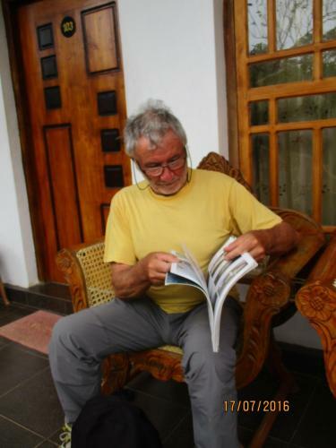 Hostal Ella Grand Peak Hotel