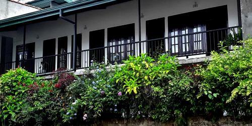 Hostal Ella Grand Peak Hotel