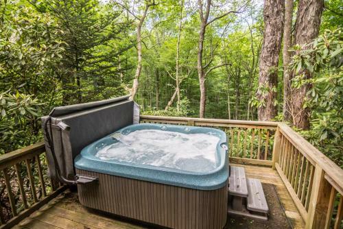 Appalachian Retreat Between Boone Blowing Rock Hot Tub Wifi