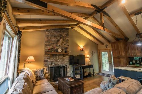Appalachian Retreat Between Boone Blowing Rock Hot Tub Wifi