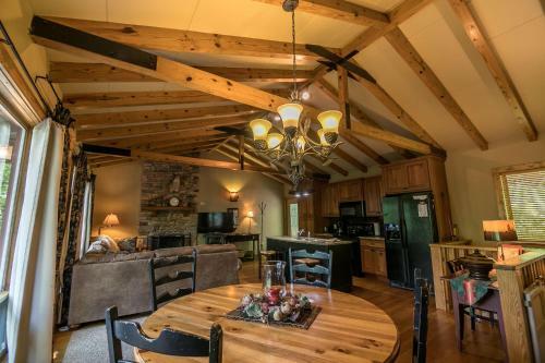 Appalachian Retreat Between Boone Blowing Rock Hot Tub Wifi