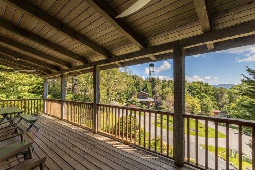 7th Heaven - Rustic Cabin With Pool Table, Close To Hawksnest!