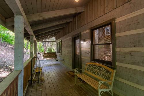7th Heaven - Rustic Cabin With Pool Table, Close To Hawksnest!