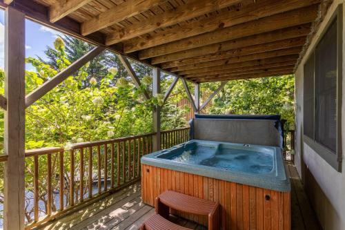 7th Heaven - Rustic Cabin With Pool Table, Close To Hawksnest!