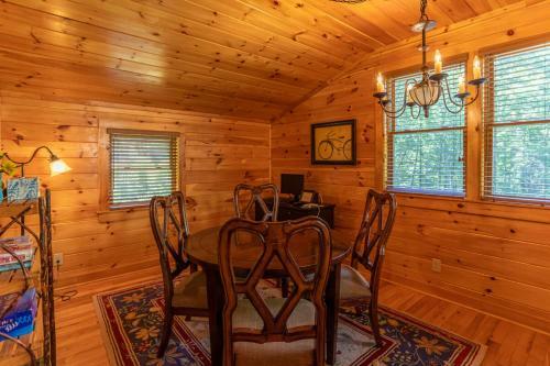A Positive Outlook -10 Mins To Asu, Hot Tub - Pool Table - Corner Jacuzzi
