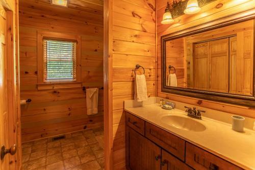 A Positive Outlook -10 Mins To Asu, Hot Tub - Pool Table - Corner Jacuzzi