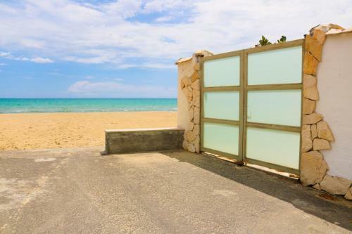 The Golden Rainbow - Seafront Apartments