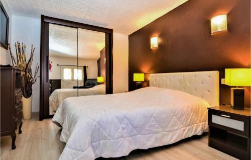 Awesome Home In Pont-saint-esprit With Wifi And 2 Bedrooms