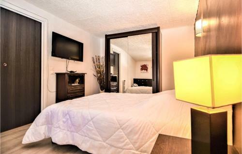 Awesome Home In Pont-saint-esprit With Wifi And 2 Bedrooms