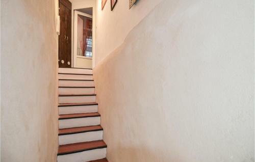 Awesome Home In Pont-saint-esprit With Wifi And 2 Bedrooms
