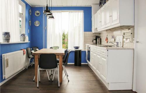 Stunning Home In Acquoy With Wifi And 9 Bedrooms