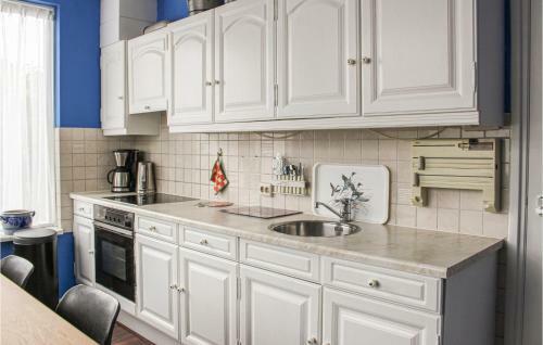 Stunning Home In Acquoy With Wifi And 9 Bedrooms