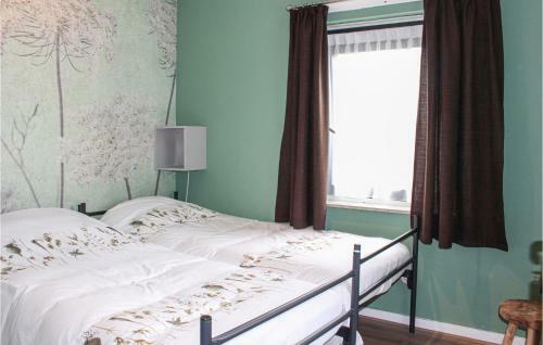 Stunning Home In Acquoy With Wifi And 9 Bedrooms