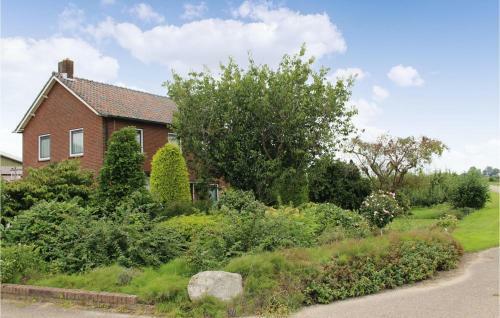 Stunning Home In Acquoy With Wifi And 9 Bedrooms