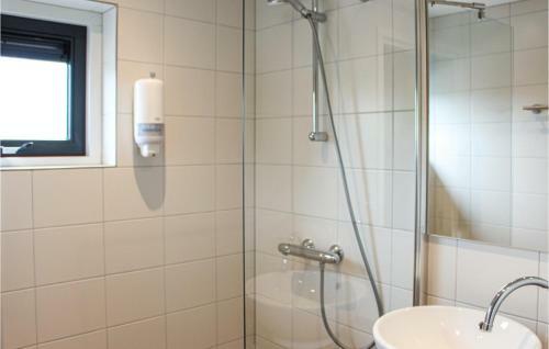 Stunning Home In Acquoy With Wifi And 9 Bedrooms