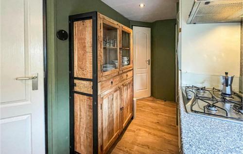 Awesome Caravan In Beekbergen With 2 Bedrooms