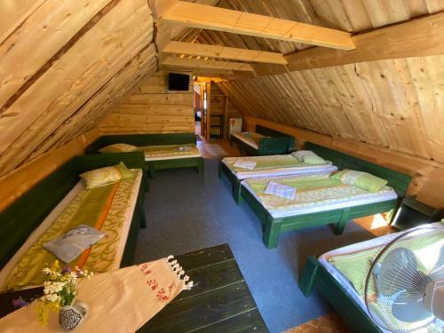 Hostal Pension Csom�d