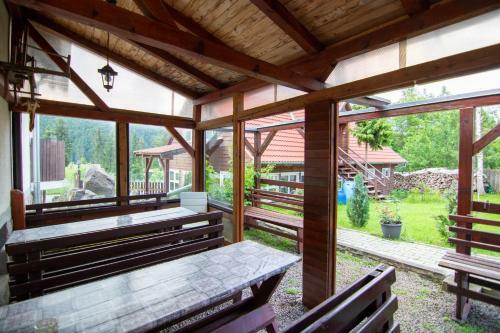 Hostal Pension Csom�d