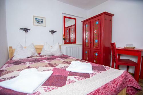 Hostal Pension Csom�d