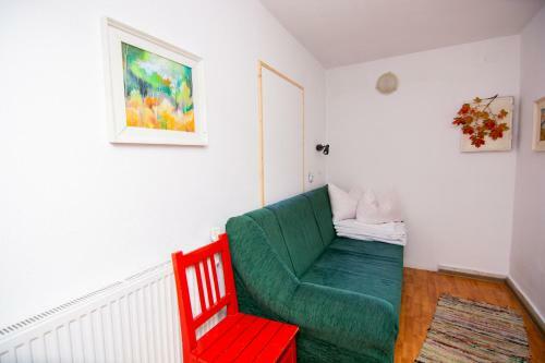 Hostal Pension Csom�d
