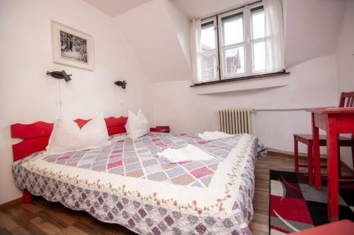 Hostal Pension Csom�d
