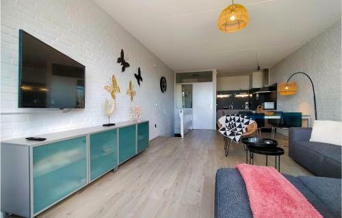 Amazing Home In Bruinisse With Wifi And 2 Bedrooms
