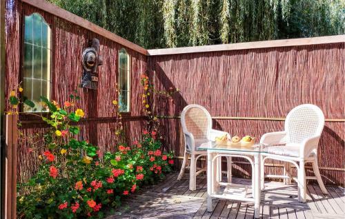 Nice Home In Knesselare With 6 Bedrooms