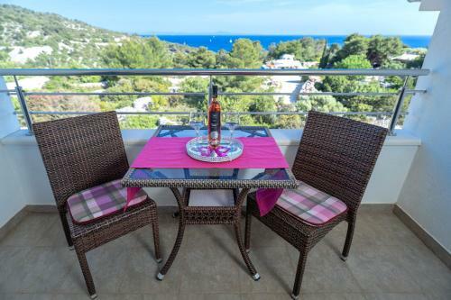 Hostal Rooms & Studio Villa Fio