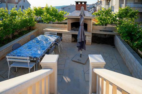 Hostal Rooms & Studio Villa Fio