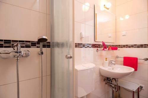 Hostal Rooms & Studio Villa Fio